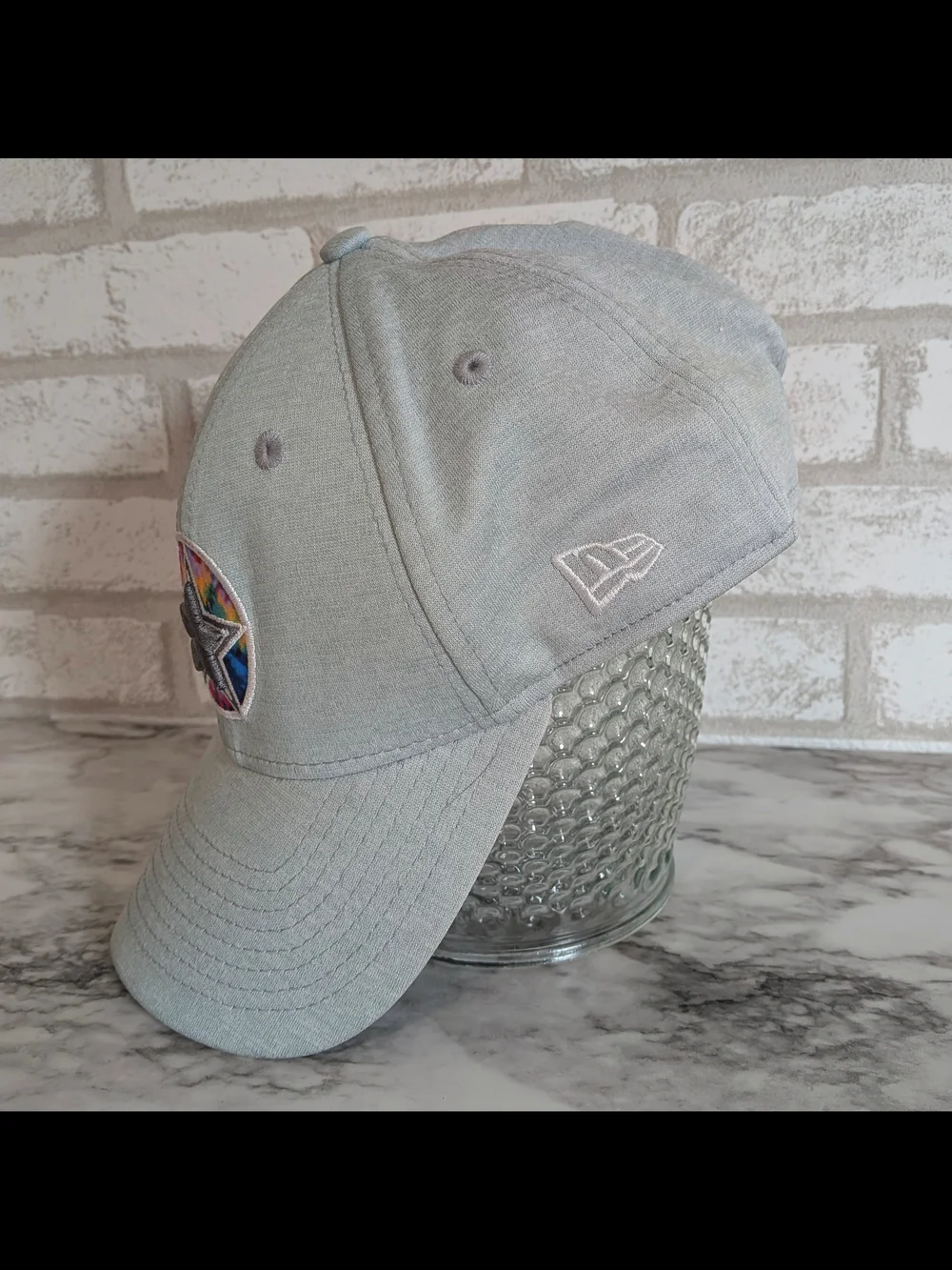 New Era 9FORTY Dallas Cowboys NFL Crucial Catch Intercept Cancer Snapback Hat - Picture 2 of 7